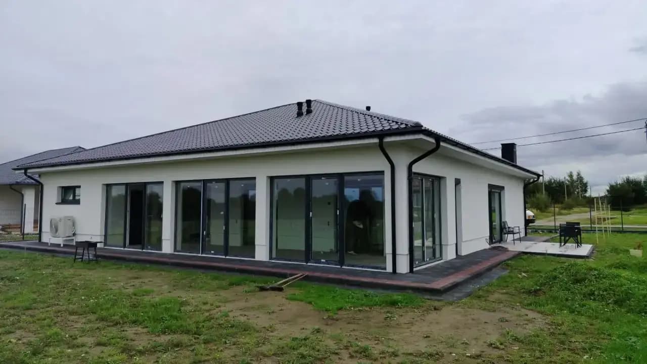 Панорамное остекление террасы частного дома в посёлке Малиновка Зеленоградского района